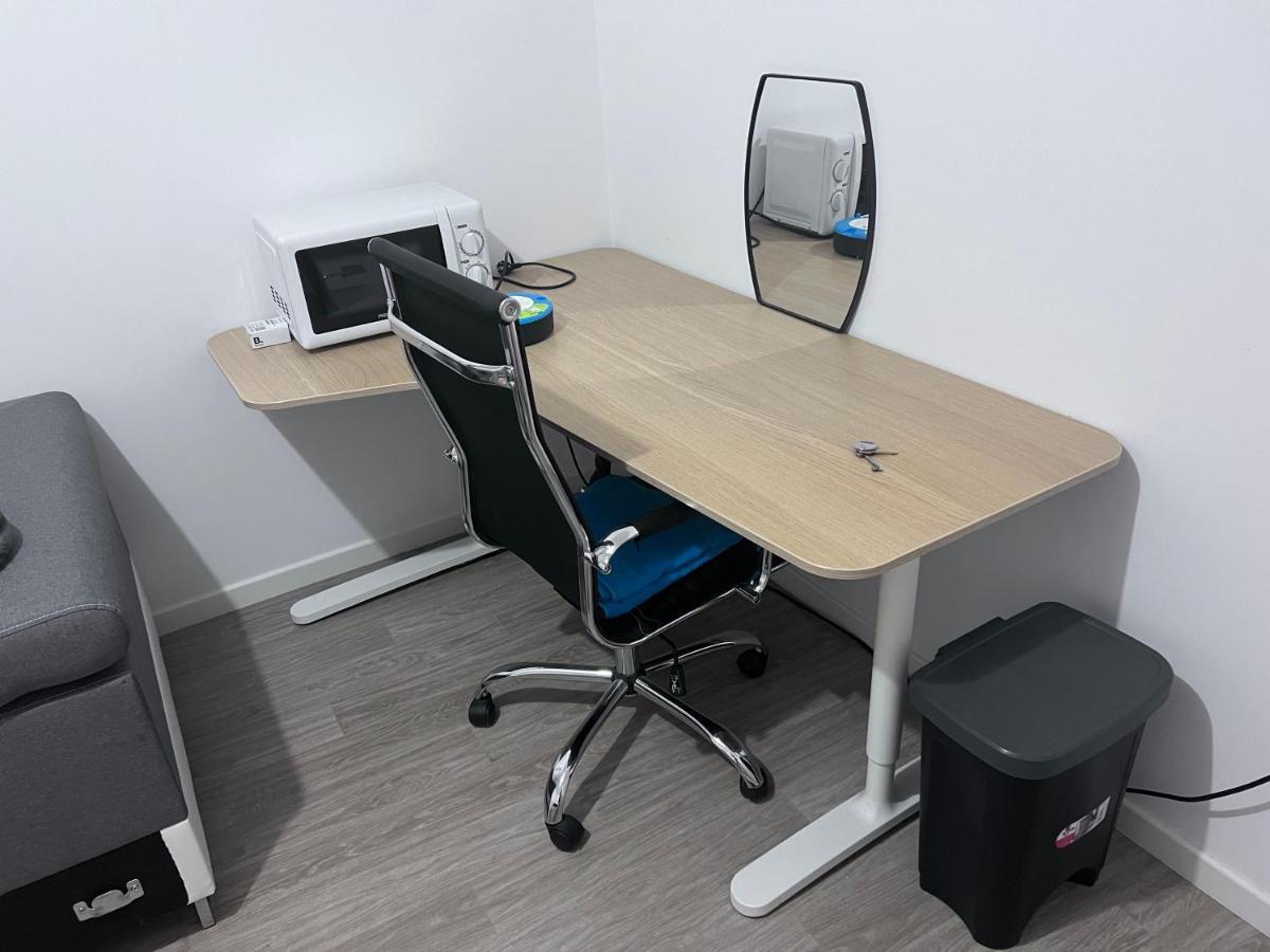 Chambre Individuelle Dans Un Appartement A 37 De Champs Elysees 萨特鲁维尔 外观 照片